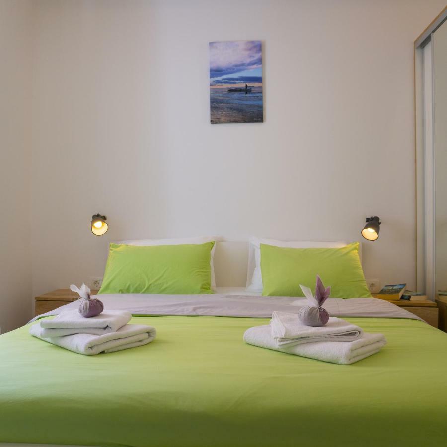 The Little Gem Bed & Breakfast Komiža Екстериор снимка
