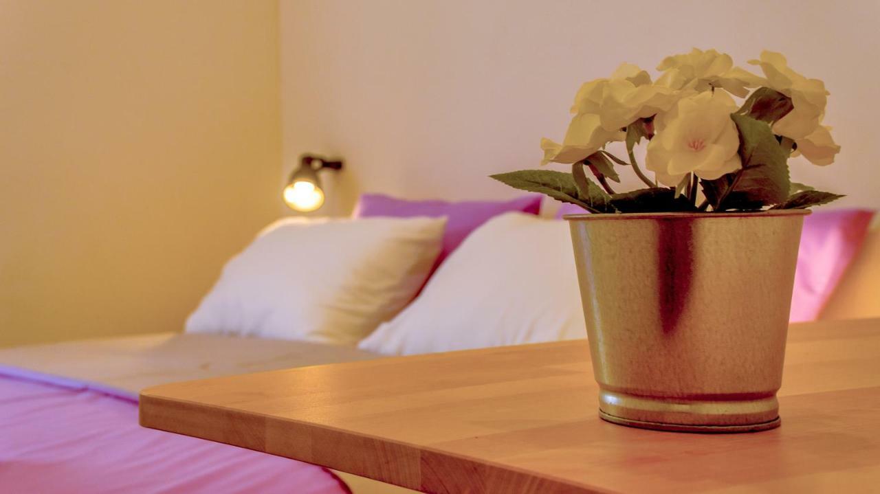 The Little Gem Bed & Breakfast Komiža Екстериор снимка