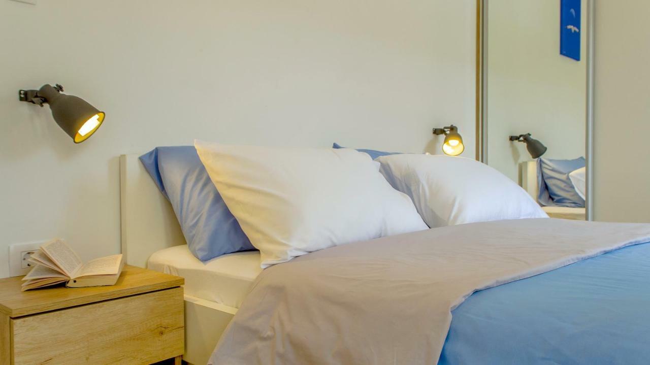 The Little Gem Bed & Breakfast Komiža Екстериор снимка