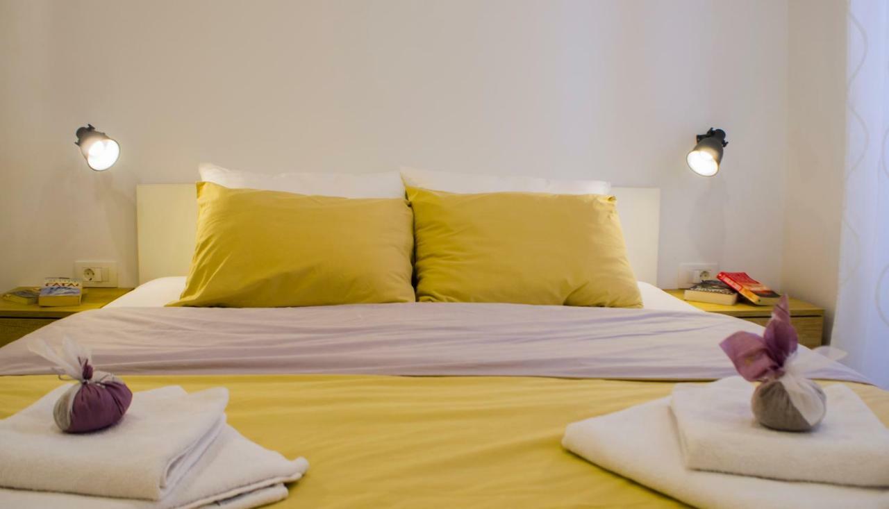 The Little Gem Bed & Breakfast Komiža Екстериор снимка