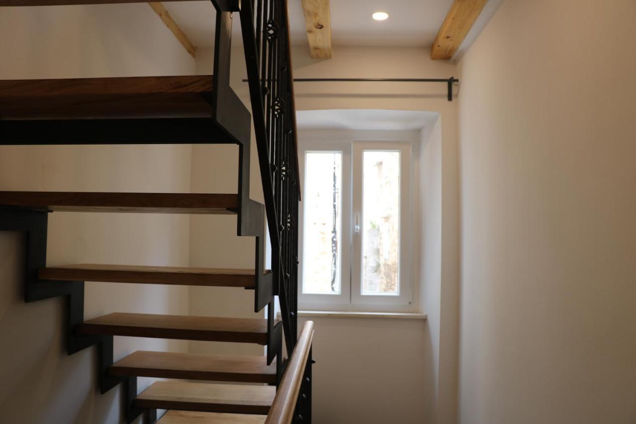 The Little Gem Bed & Breakfast Komiža Екстериор снимка